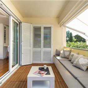 3 Bedroom Apartment with Balcony in Dubrovnik, Sleeps 6